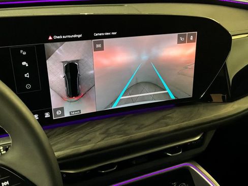 Certified 2025 Audi Q5 Premium w/ Convenience Package image 4