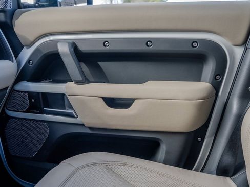 Used 2024 Land Rover Defender 130 S image 13