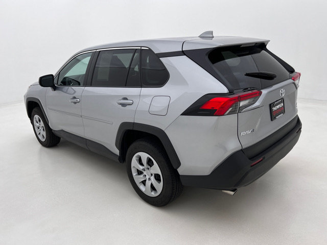 Used 2025 Toyota RAV4 LE AWD/4WD image 9