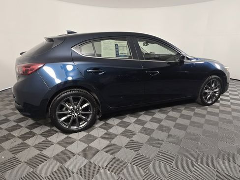 Used 2018 MAZDA MAZDA3 Grand Touring w/ Premium Equipment Package image 6