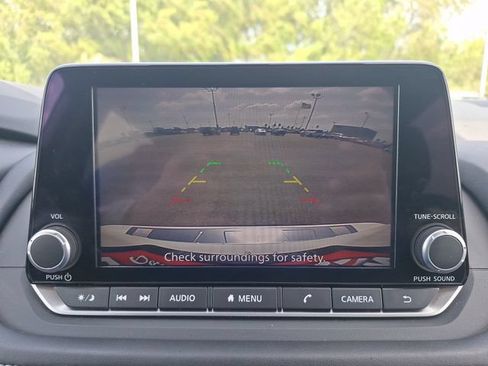 Certified 2024 Nissan Rogue SV FWD image 14