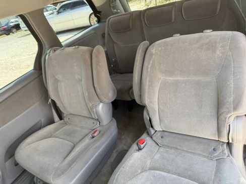 Used 2006 Toyota Sienna FWD image 16