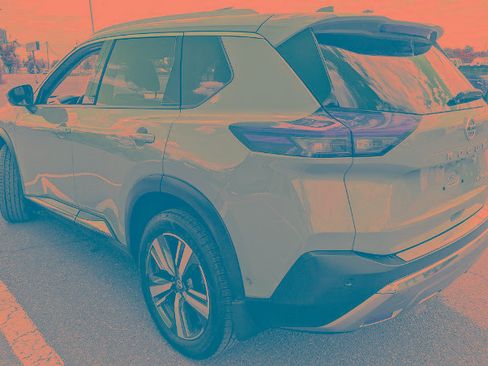 Used 2021 Nissan Rogue Platinum FWD image 4