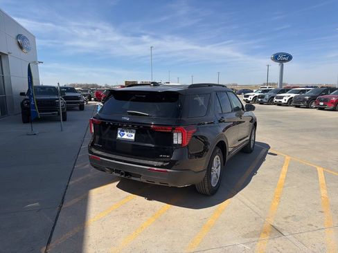New 2026 Ford Explorer Active AWD/4WD image 7
