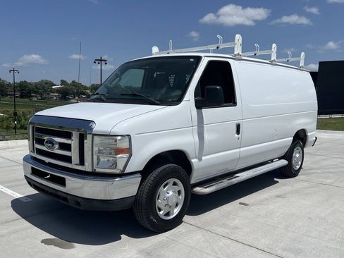 Used 2014 Ford E-250 and Econoline 250 w/ Power Group RWD image 6