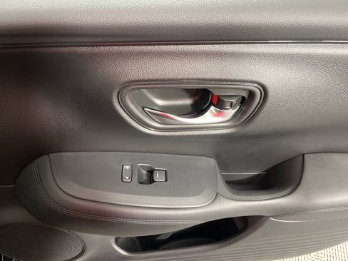 Certified 2024 Honda HR-V LX image 10