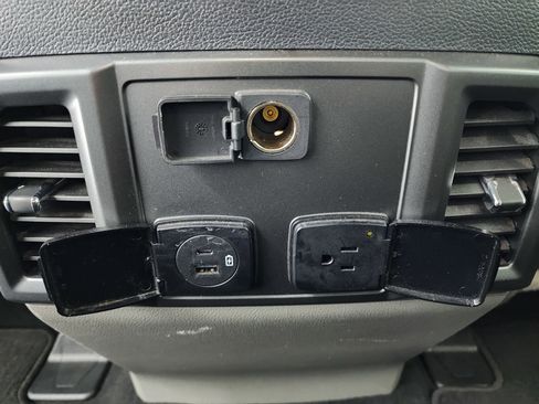 Used 2022 Ford F250 XLT w/ Black Appearance Package image 39