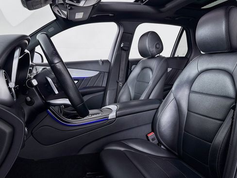 Certified 2022 Mercedes-Benz GLC 300 image 17