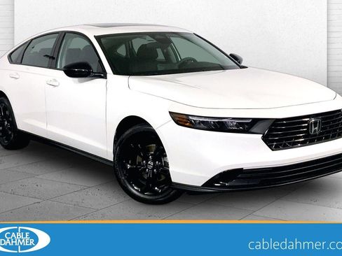 Used 2025 Honda Accord SE image 1