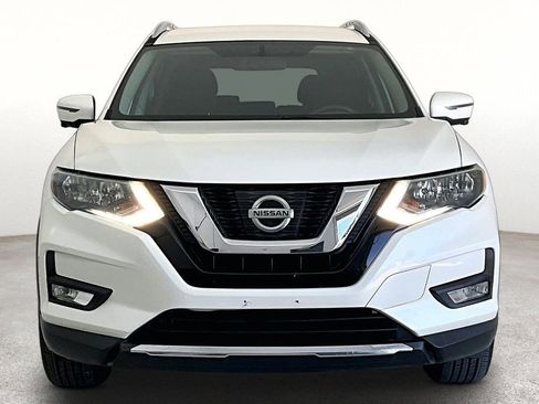 Used 2017 Nissan Rogue SV w/ SV Premium Package image 6