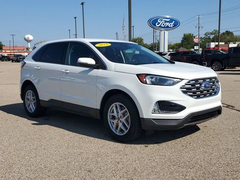 Used 2023 Ford Edge SEL image 2