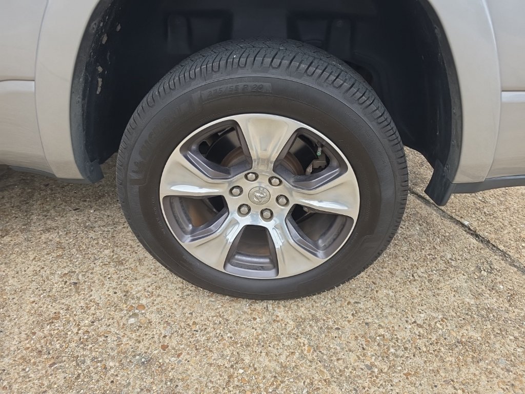 Used 2019 RAM 1500 Laramie RWD image 17