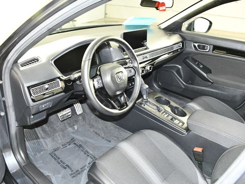 Certified 2025 Honda Civic Sport image 2