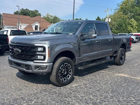 Used 2024 Ford F250 Lariat w/ Lariat Ultimate Package AWD/4WD image 3