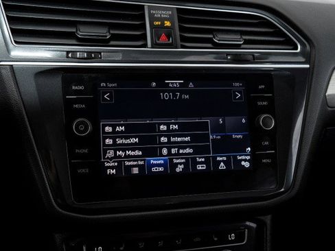 Used 2021 Volkswagen Tiguan SE R-Line image 27