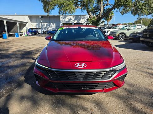Used 2024 Hyundai Elantra Blue image 9