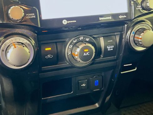 Used 2022 Toyota 4Runner TRD Off-Road Premium image 16