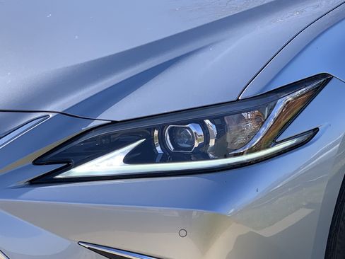 Used 2022 Lexus ES 350 w/ Premium Package image 6