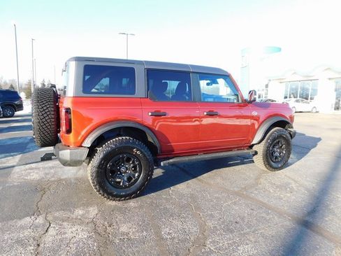 Used 2023 Ford Bronco Wildtrak image 3