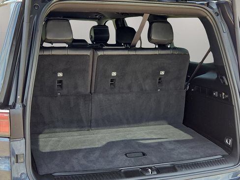 Used 2024 Jeep Wagoneer Series II w/ Flexible Seating Group AWD/4WD image 8