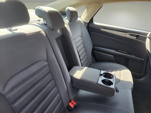 Used 2017 Ford Fusion SE w/ Fusion SE Technology Package FWD image 23