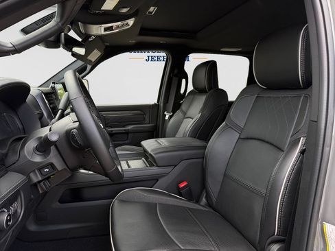Used 2025 RAM 3500 Limited AWD/4WD image 20