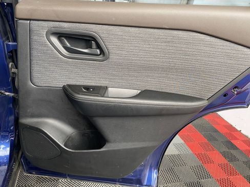 Used 2021 Nissan Rogue S image 10