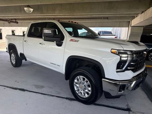 Used 2024 Chevrolet Silverado 3500 LTZ w/ LTZ Convenience Package AWD/4WD image 14