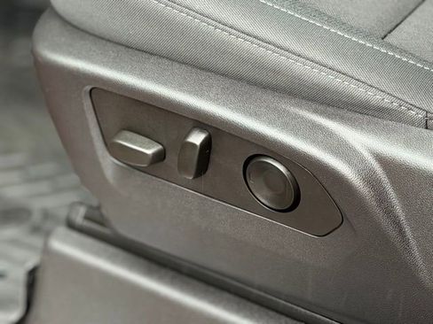 Used 2024 Chevrolet Silverado 1500 LT w/ Z71 Off-Road Package image 7