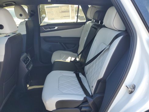 New 2026 Volkswagen Atlas Cross Sport SEL Premium R-Line AWD/4WD image 7