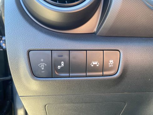 Used 2020 Hyundai Kona Limited image 13