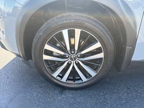 Used 2023 Nissan Pathfinder Platinum FWD image 32