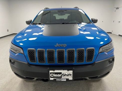 Used 2020 Jeep Cherokee Trailhawk w/ Technology Group AWD/4WD image 3