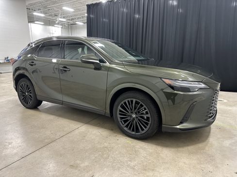 Used 2025 Lexus RX 350h w/ Accessory Package image 2