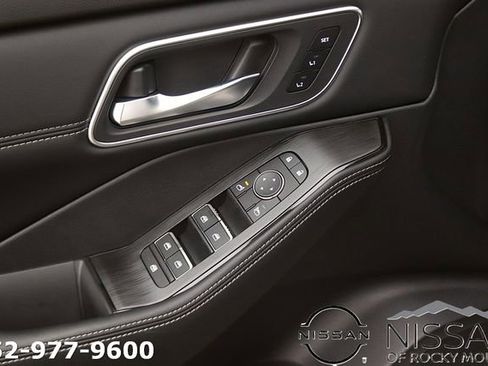 New 2026 Nissan Rogue Platinum w/ Platinum Premium Package AWD/4WD image 11