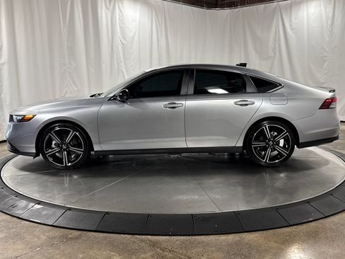 Used 2025 Honda Accord Sport image 10