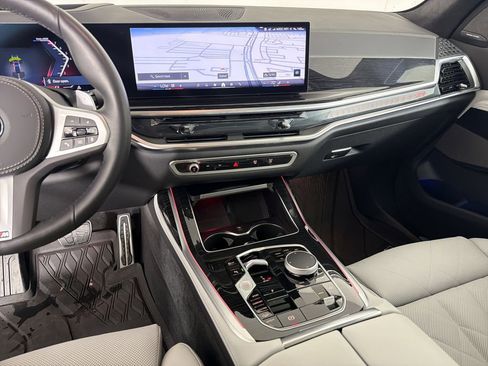 Used 2026 BMW X7 xDrive40i w/ M Sport Package image 33