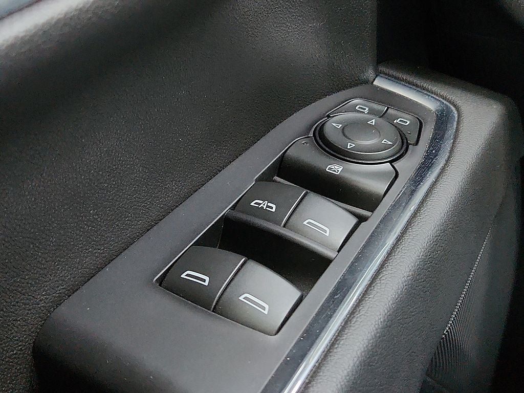 Used 2022 Chevrolet Silverado 1500 LT AWD/4WD image 24