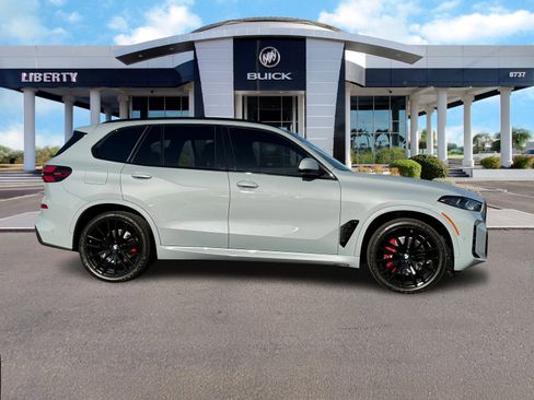 Used 2024 BMW X5 xDrive40i w/ M Sport Package image 2