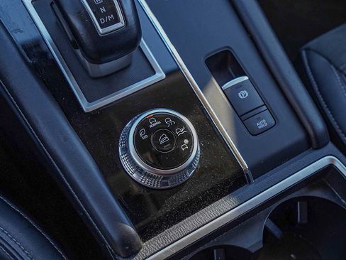 Used 2023 Mitsubishi Outlander SE image 21