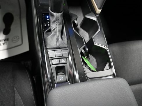 Used 2025 Toyota Camry LE image 19