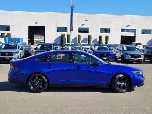 Certified 2025 Honda Accord Sport image 4
