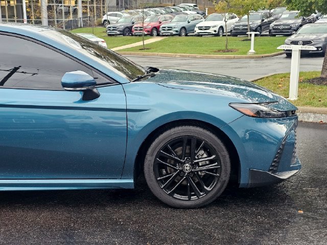 Used 2025 Toyota Camry SE FWD image 5