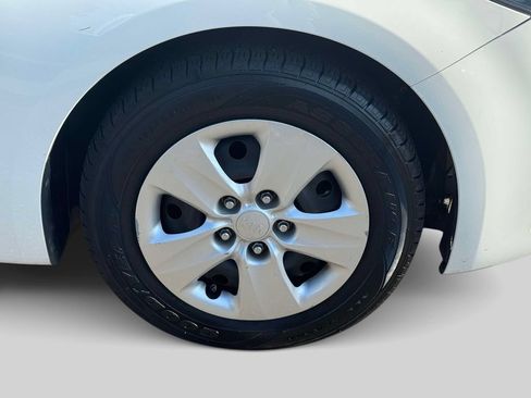 Used 2017 Kia Forte LX FWD image 7