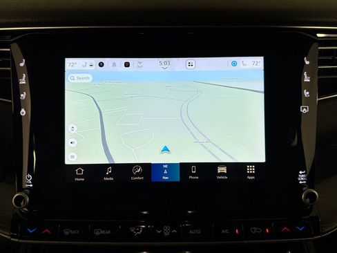 Used 2024 Jeep Wagoneer L Series II image 2