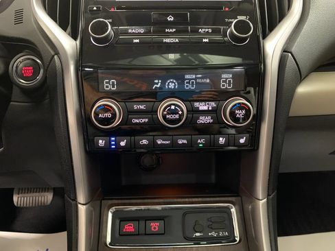 Used 2020 Subaru Ascent Touring w/ Popular Package #3 AWD/4WD image 12