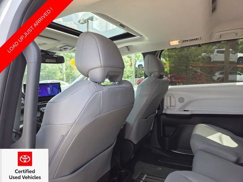 Certified 2025 Toyota Sienna XLE FWD image 25