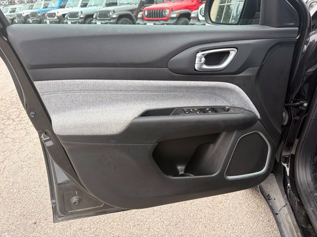 Used 2023 Jeep Compass Sport AWD/4WD image 7