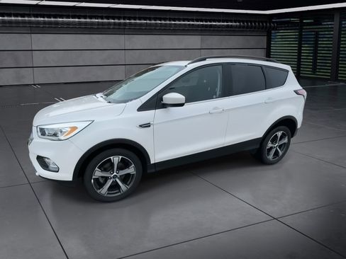 Used 2018 Ford Escape SEL w/ Ford Safe & Smart Package image 4