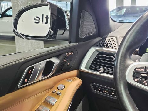 Used 2024 BMW X7 xDrive40i w/ M Sport Package image 22